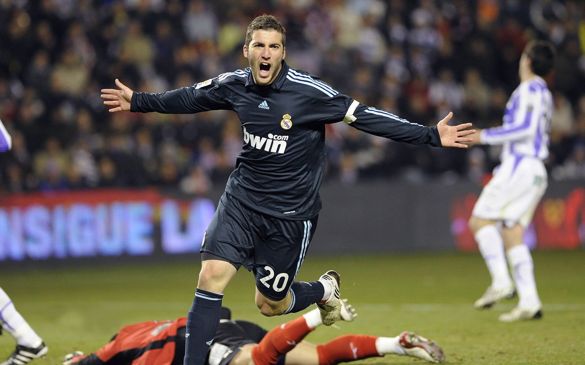 阿坎吉一锤定音！委内瑞拉力克厄瓜多尔，关键先生改写晋级格局