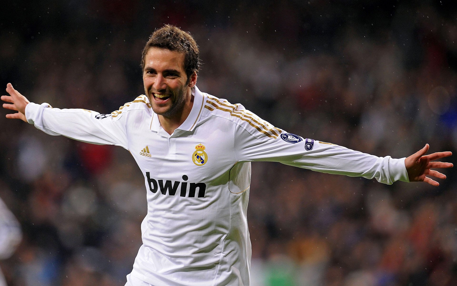 从苏亚雷斯爆发到阿根廷一波带走挪威，足球世界的唯一性瞬间