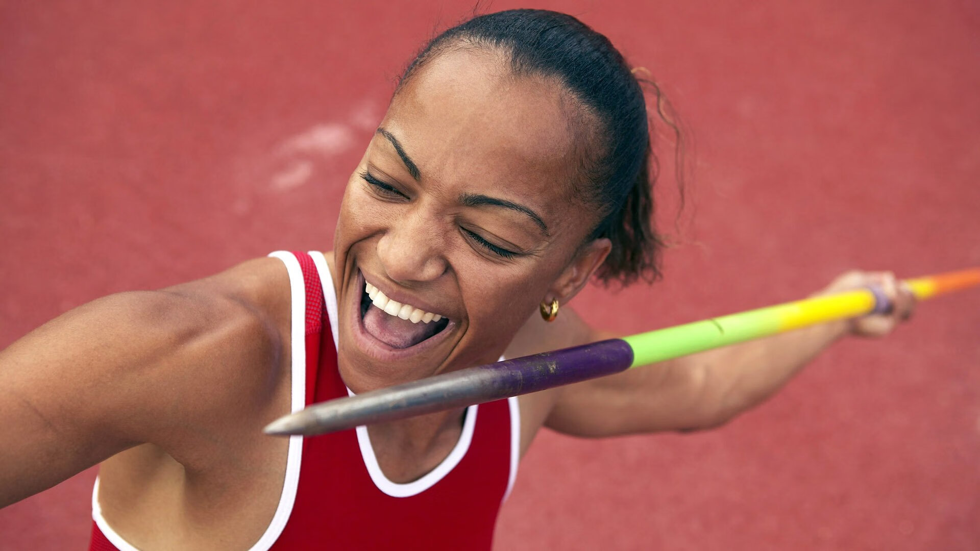 高诗岩破纪录之夜，热火横扫青岛队背后的篮球新纪元