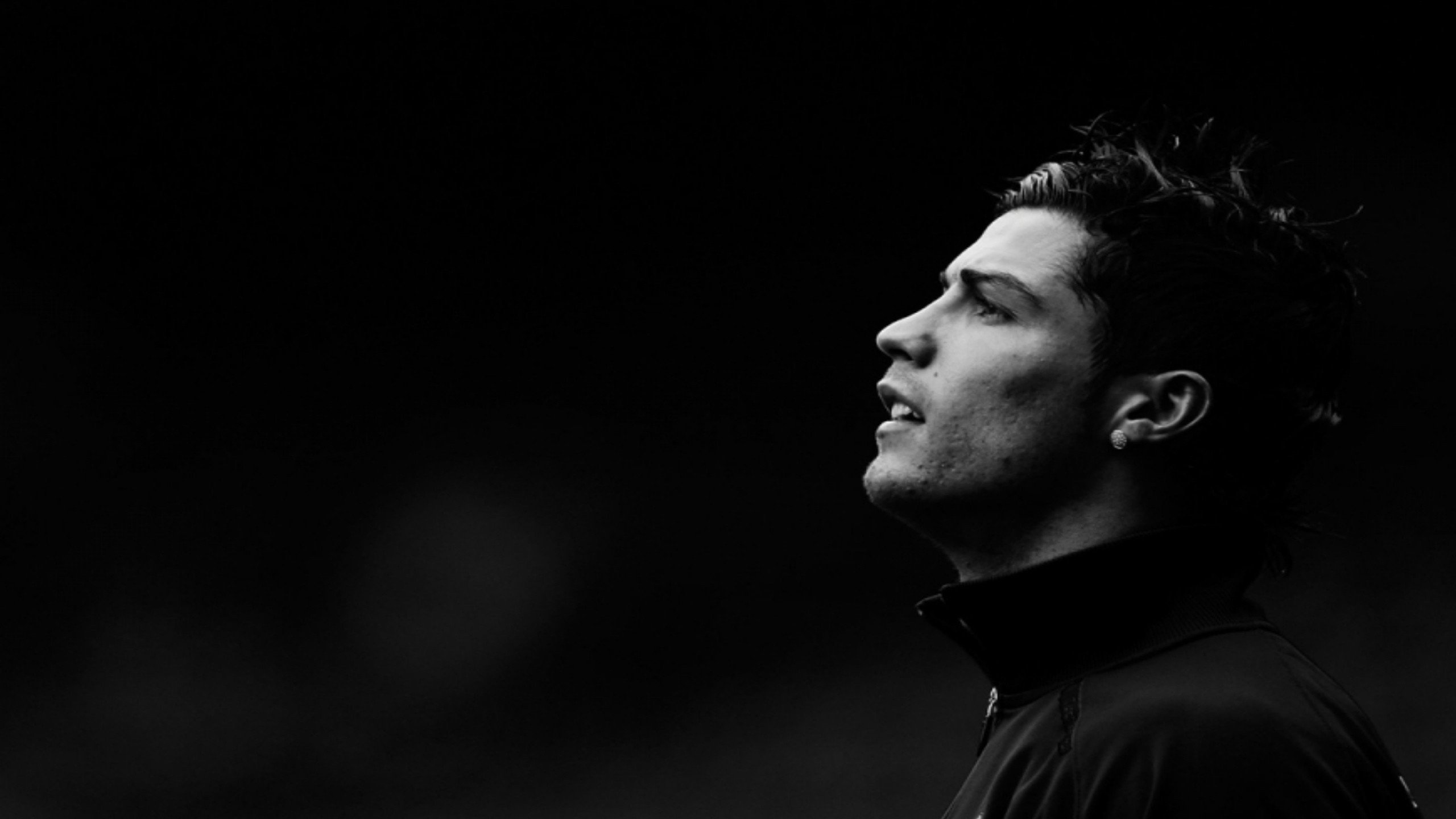 剑指巅峰,一崑激起千层浪,英格兰铁骑踏碎樱花,梁靖崑点燃的不止是赛场